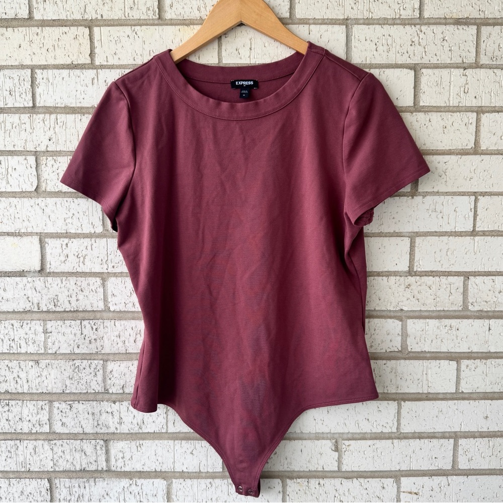 Express Short Sleeve Bodysuit in Wine
